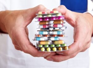 medikamentyi-dlya-lecheniya-osteohondroza-poyasnichno-kresttsovogo-otdela-pozvonochnika-e1460959475945