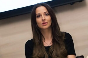 Яника Мерило: “Вашими электронными штучками никто пользоваться не будет”