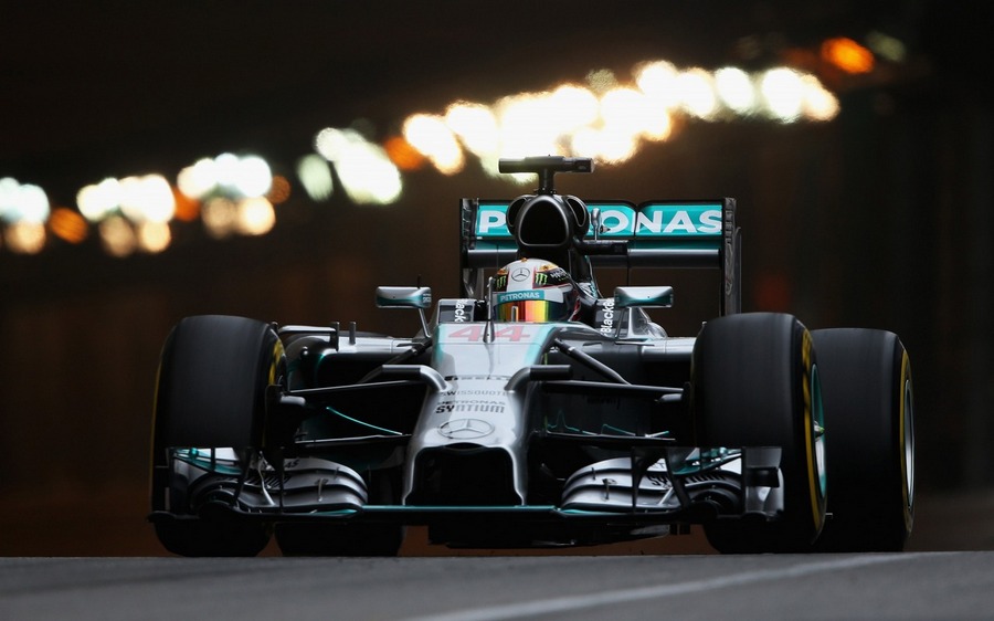 Команда "Мерседес" презентовала новый болид