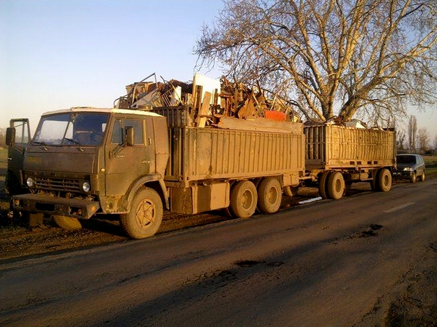 грузовик с металлоломом, фото из открытых источников