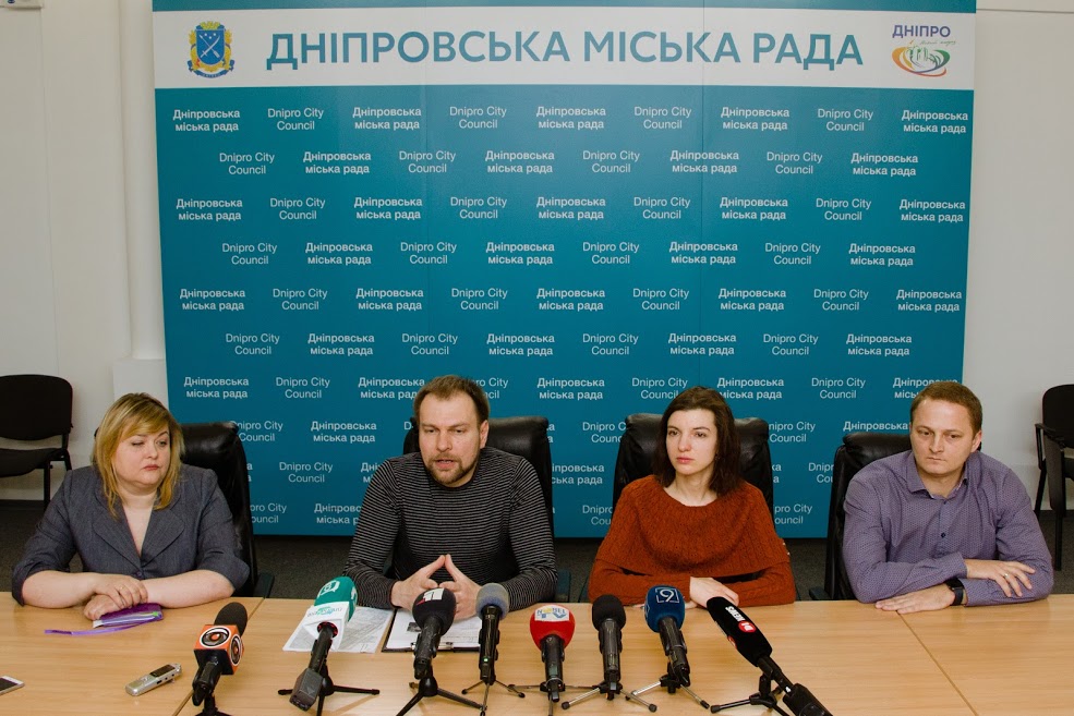 У мерії Дніпра назвали руйнування скульптури «Дніпрові хвилі» вандалізмом