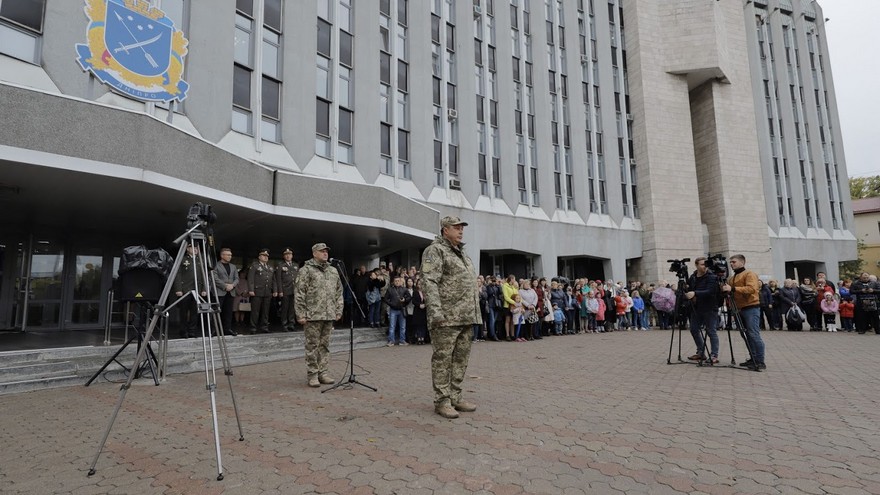 У Дніпрі понад сто хлопців урочисто дали клятву військового ліцеїста
