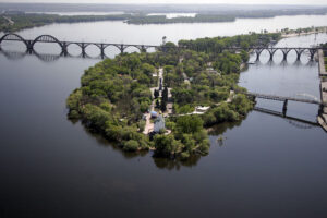 Монастырский остров