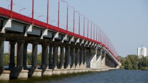 Центральный мост