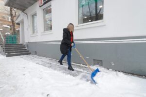 тротуар снег