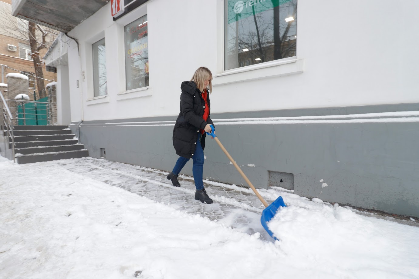 тротуар снег