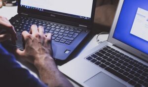 Почтовые мошенники: “Укрпочта” предупреждает об аферистах