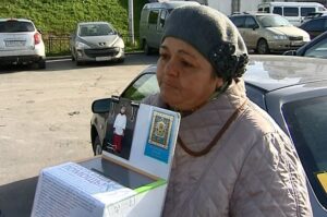 мошенница на улице