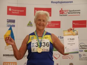 90-летняя пенсионерка установила рекорд Украины