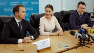 o_1cv8mjvdpc59kpg3h21k7q14goa