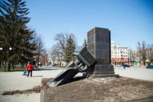 декоммунизация памятников