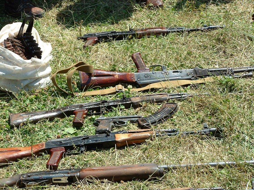тайник с оружием, фото из открытых источников