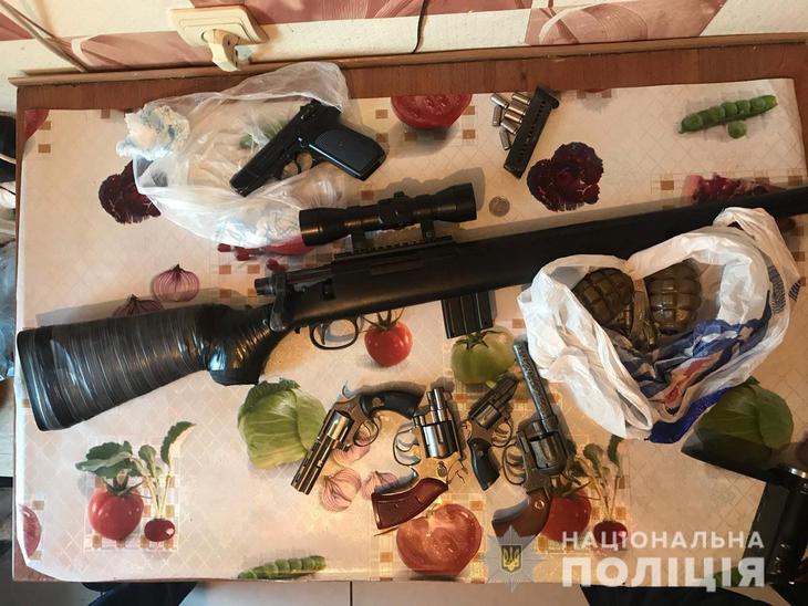 вооруженный мужчина, фото anews.com