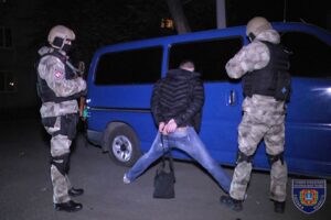 фото полиции, задержание торговца оружием
