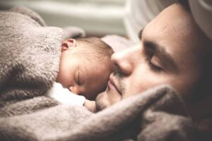 10 особенностей, которые дети наследуют от отцов: это гены