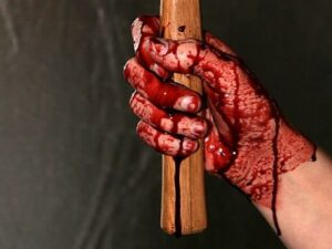 палка в крови, фото из открытых источников