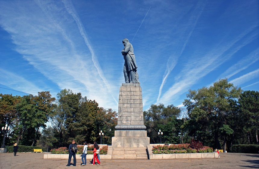 Памятник Т.Г. Шевченко, Монастырский остров, Днепропетровск
