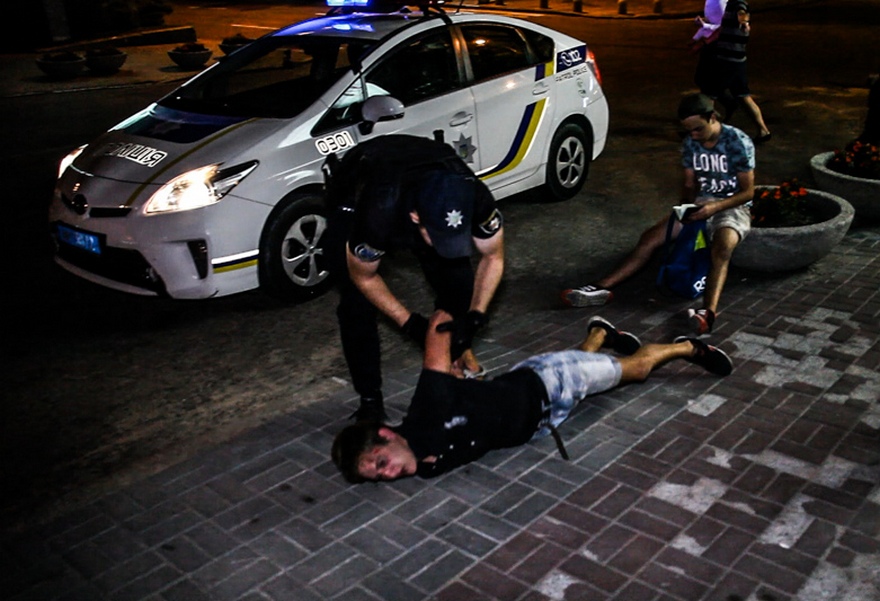 фото https://informator.dp.ua, задержали хулиганов