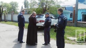 фото http://1tv.kr.ua, парковка на газоне