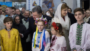 Порошенко в храме на Пасху
