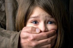 Под Днепром старик-педофил совратил 5-летнюю внучку