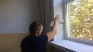 Спустя много лет: в Днепре отремонтировали подъезды многоквартирного дома
