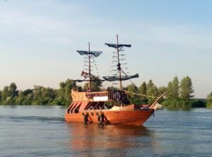 пиратский корабль