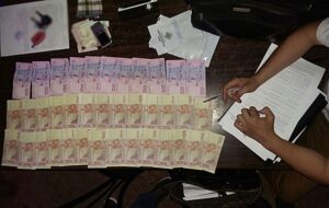 полиция заржала мужчину на взятке