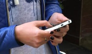 украсть телефон, фото ГУНП