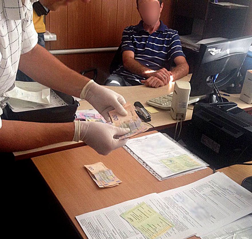 задержать за взятку, фото УЗЭ