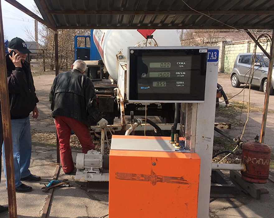 обыски на авто,-газозаправках