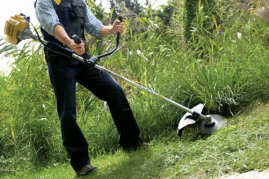 косить траву, фото из открытых источников