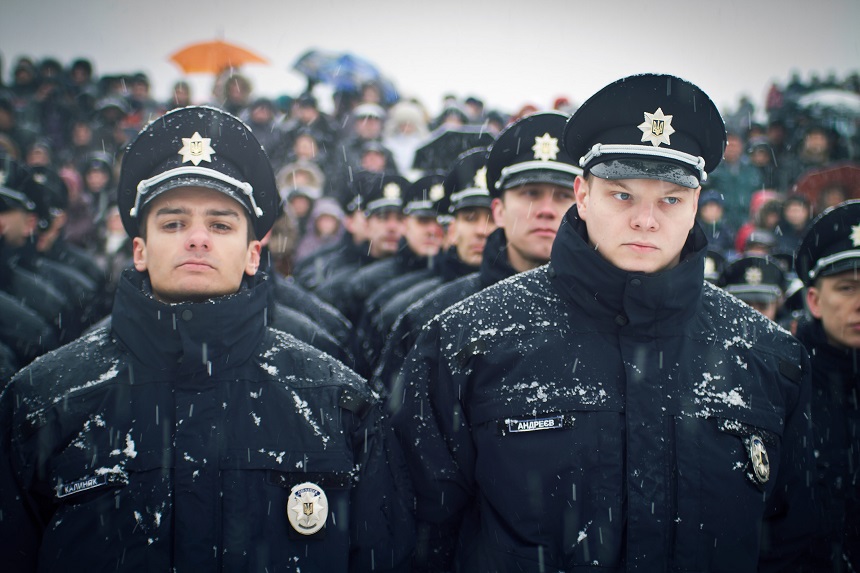policiya_pod_snegom_v_dnepre