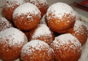 Вкуснейшие воздушные пончики на кефире: рецепт дня