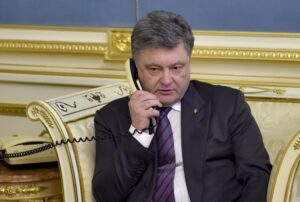 Порошенко позвонил Савченко