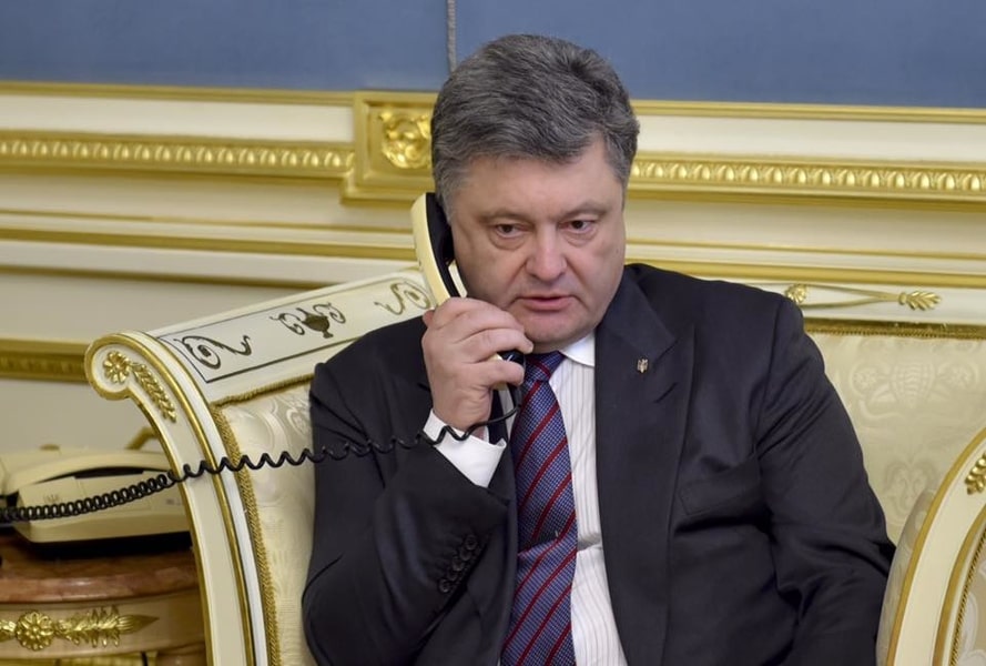 Порошенко позвонил Савченко