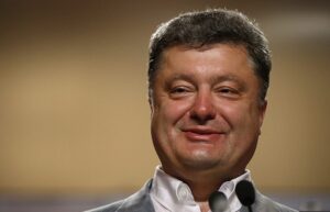 Порошенко смеётся