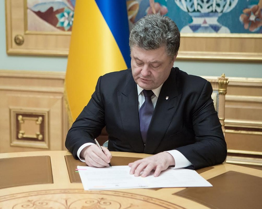 Порошенко уволил командующего ВМС