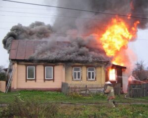 пожар в доме, фото из открытых источников