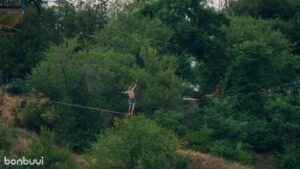 Днепрянин устроил прогулку над рекой, фото sobytiya.dp.ua