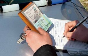 проверка документов, фото из открытых источников