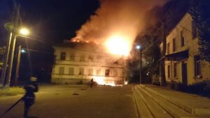загорелась крыша