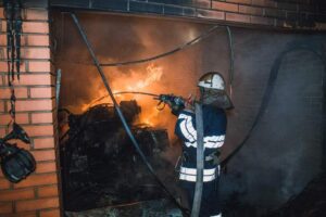 пожар в гараже, фото из открытых источников