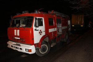 загорелся &quot;Merсedes&quot; в Днепре, фото https://informator.dp.ua