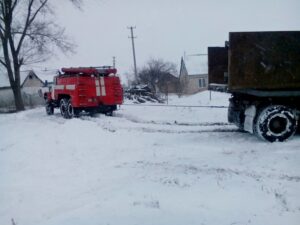 фото ГСЧС, грузовик застрял в снегу