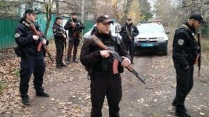 В Золотое нагрянула полиция из-за ситуации с добровольцами: детали