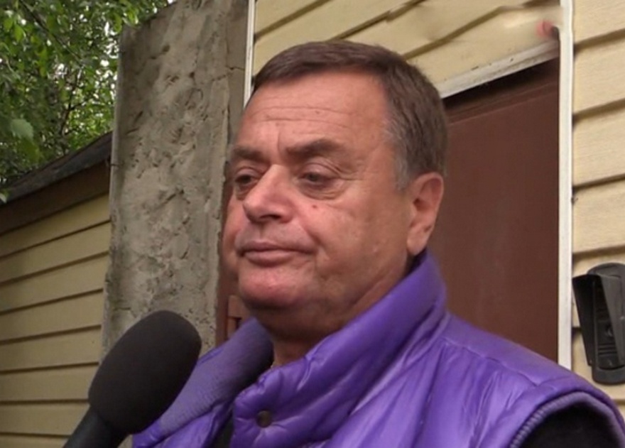 r2_m1rwf0a4b_orig_3e41dbf3