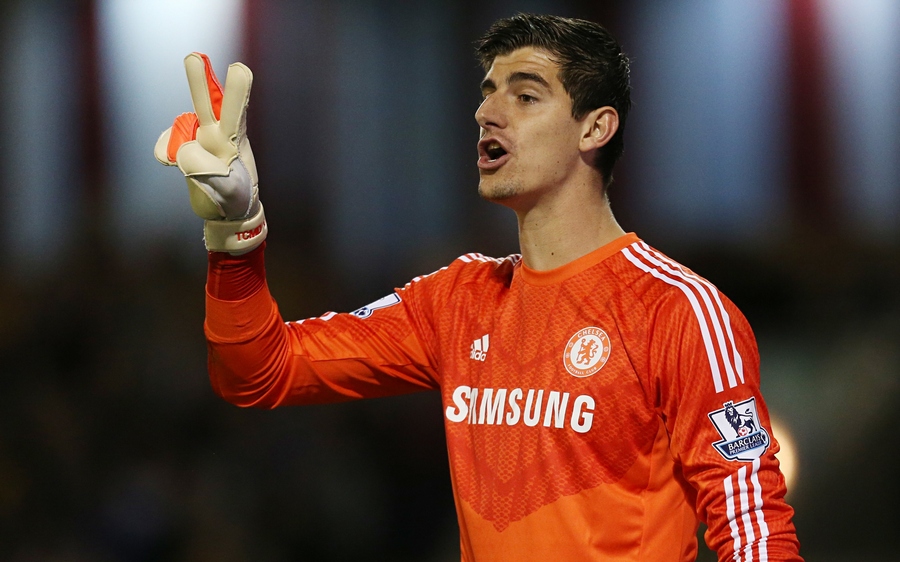 Вратарь "Челси" бросил беременную девушку