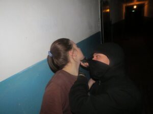 напасть на девушку, фото из открытых источников