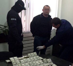 фото полиции, рейдер в Днепре